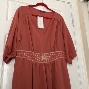 BloomChic Cream V-Neck Puff Sleeve Sundress